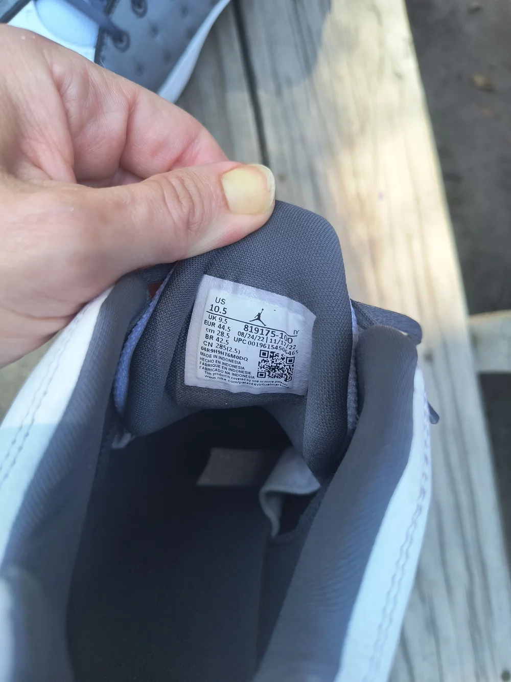 *Like New With box* Jordan Grey and White Mens 10.5